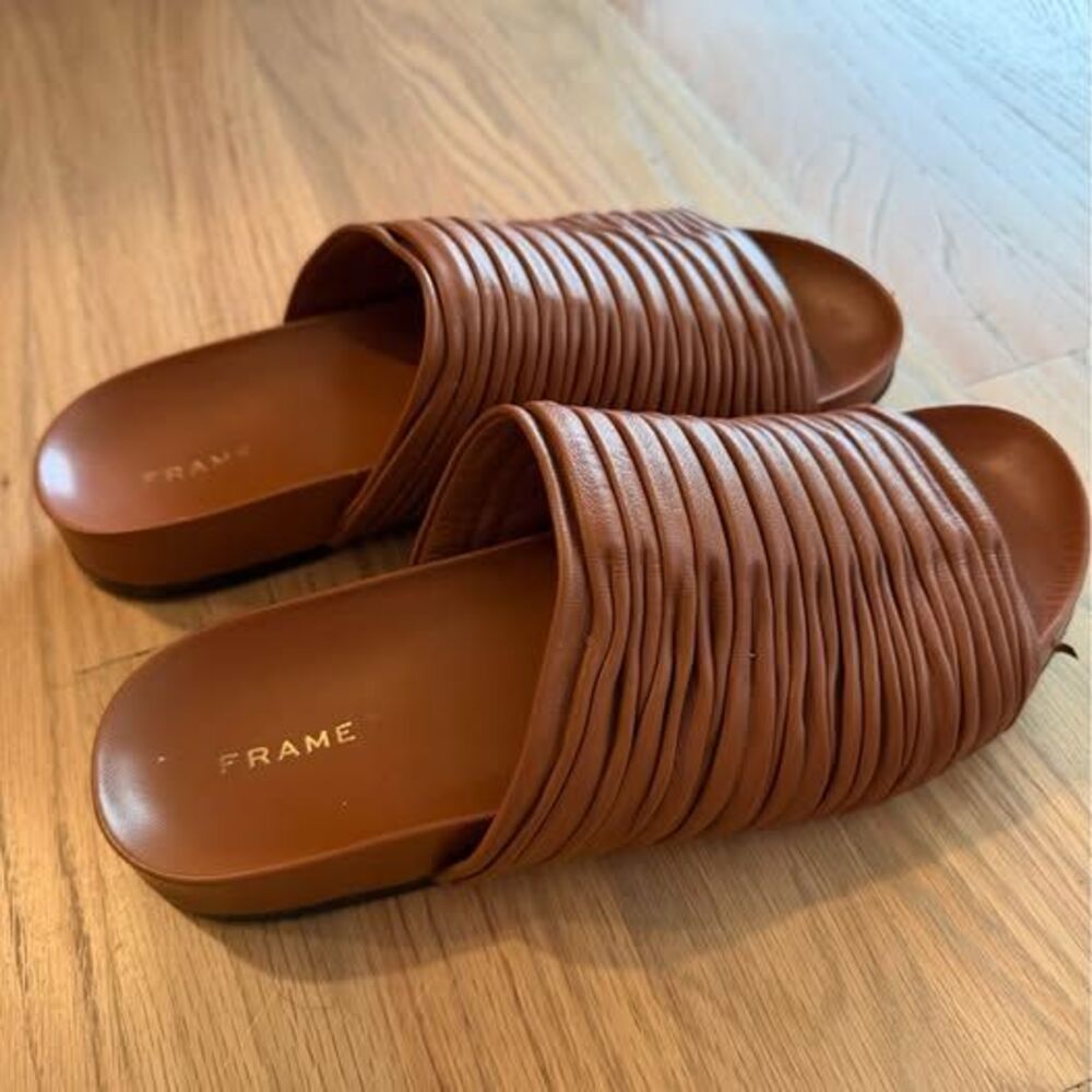 FRAME Leather Slide Sandals